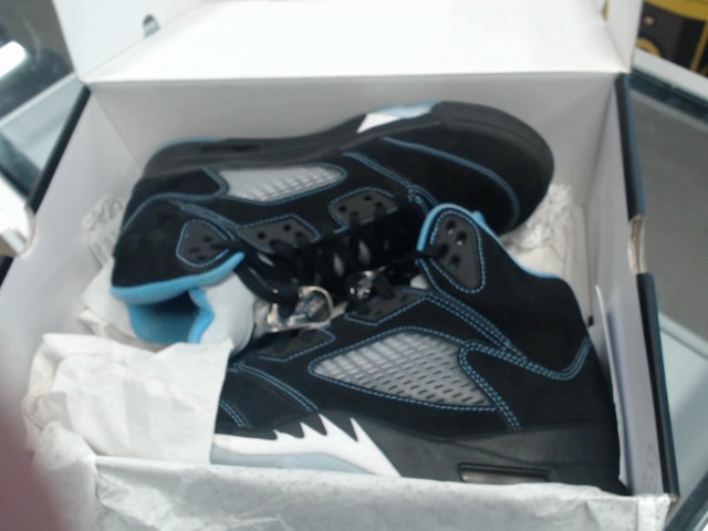 Joprdan 5 black carolina university blue