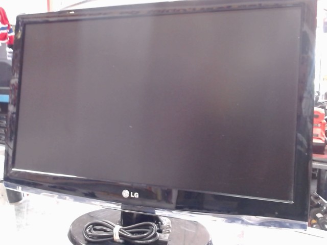 Moniteur flatscreen(24pouce)+fils