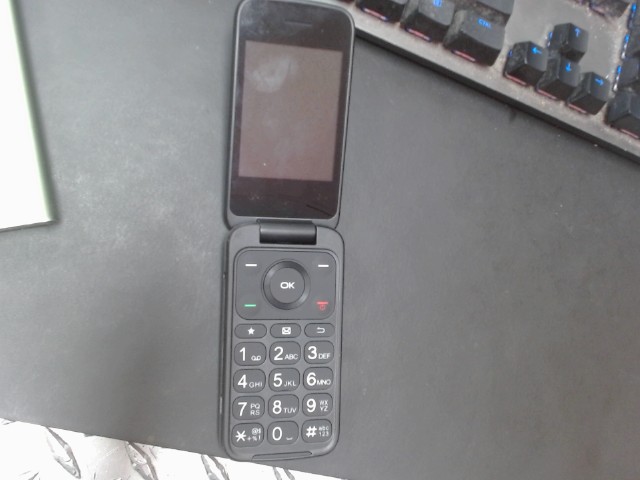 Flip phone tcl