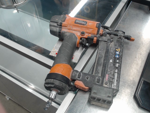Ridgid nailgun a l'air