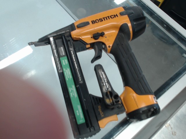 Guna clou pneumatic 18ga no tread