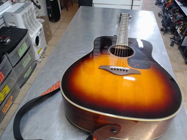 Guitar yamaha avec case mou