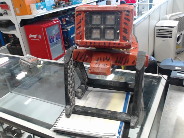 Lumiere de construction hilti