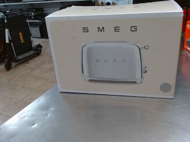 Toaster neuf dans boite