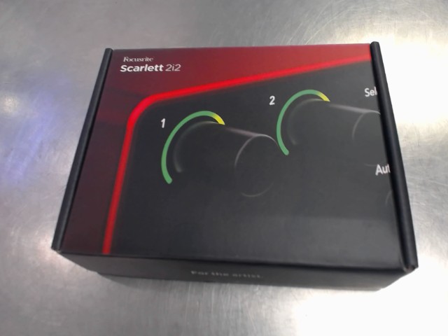 Focusrite scarlett 2i2 gen 4 +acc boite
