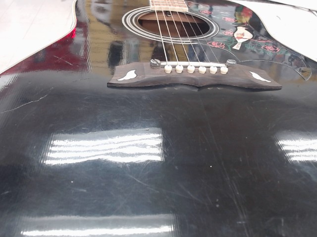 Guitare noire
