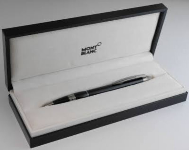 Montbanc starwalker pen with case