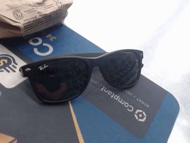 Paire lunette soleil wayfarer