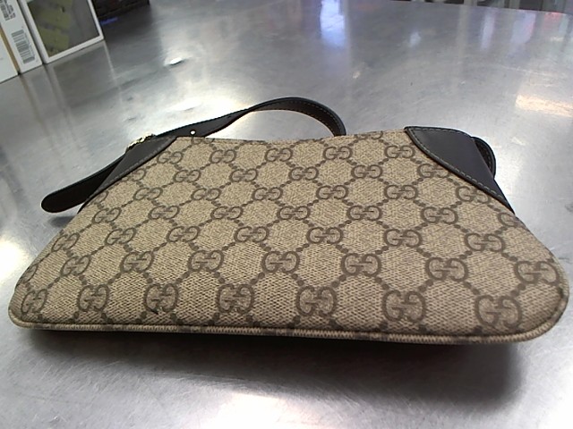 Pochette monogram