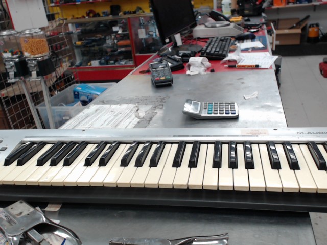 Keyboord midi 49 key