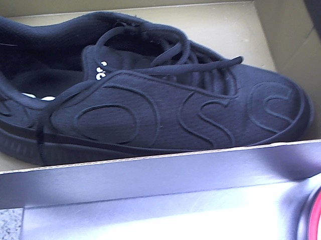Running shoes noires size 44