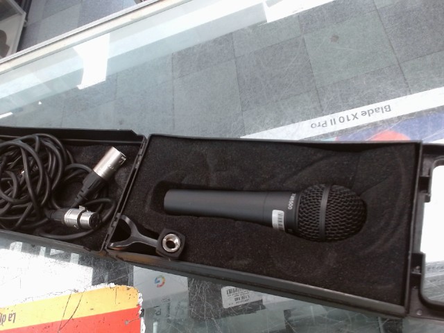 Micro behringer avec fil