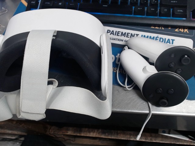 Casque de realite virtuelle+joysticks