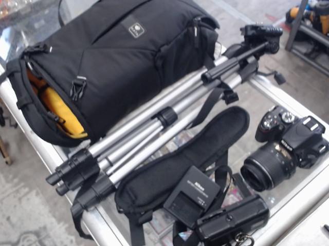 Cam.num+lens 18-55mm+2batt+ch+sac+trepi�