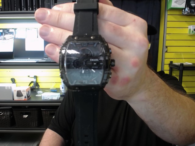 Montre sport noir translucide