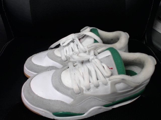 Air jordan 4 choes size 6.5y