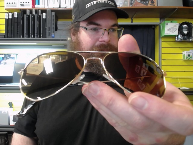 Lunette de soleil dor� ds etuie