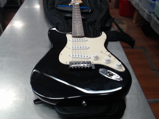 Guitare electrique noire + etui