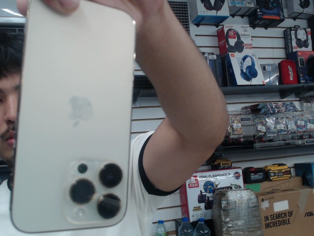 Iphone 14 pro avec code