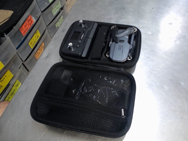 Drone dans case complet
