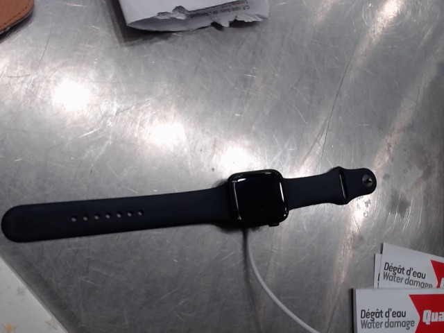 Apple watch se 2nd gen +cable