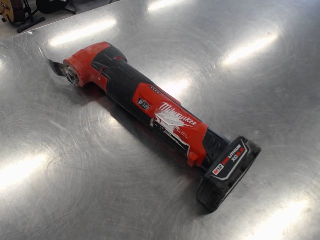 Multi-tool milwaukee m12 +1batt6.0ah