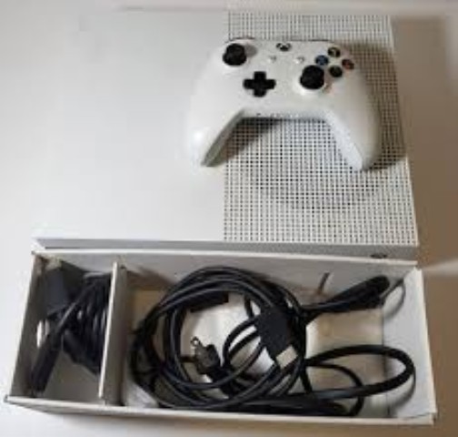 Xbox one s +manette + 1jeux +fil+hdmi