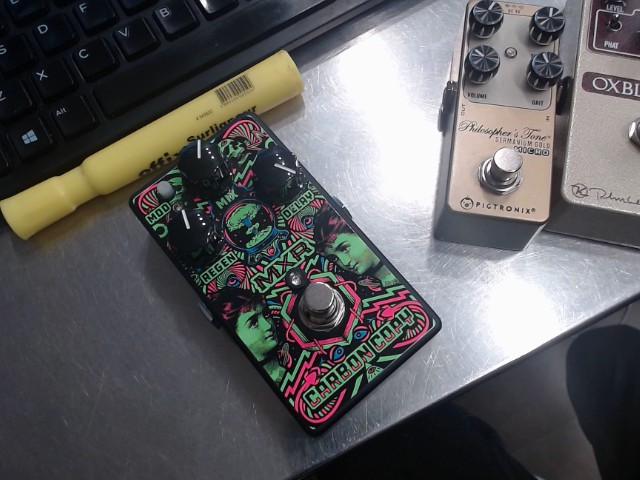 Pedale d'effet special ed.i love dust
