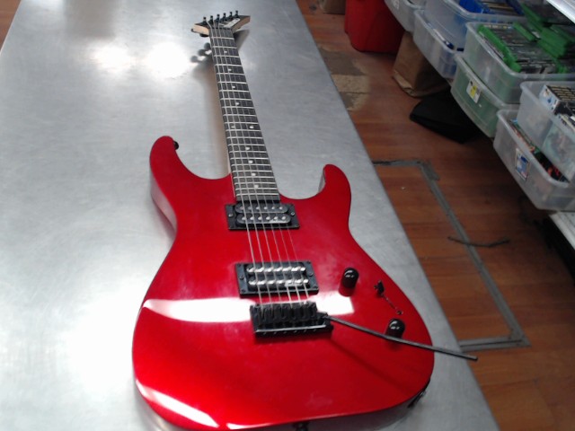 Guitare electrique rouge