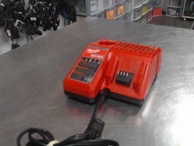Chargeur 12v/18v �lectrique