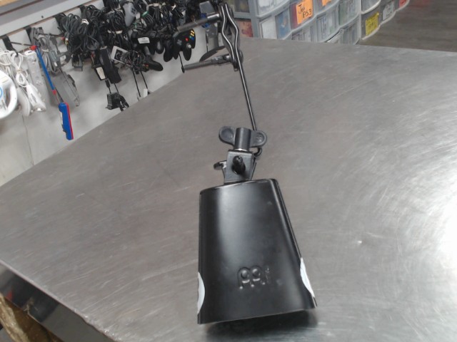 Cloche(vache)instrument a percussion