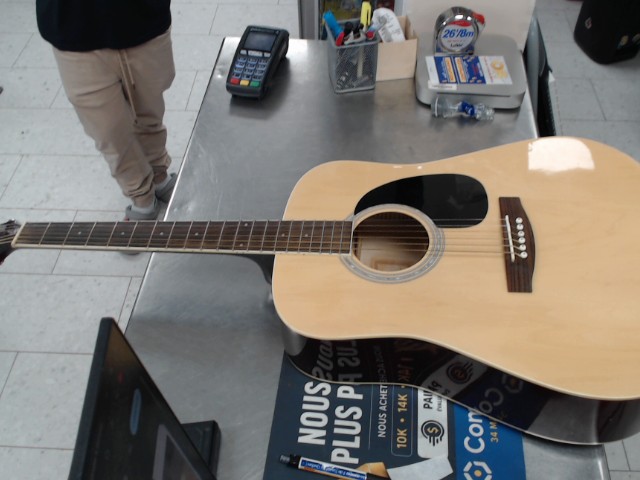 Guitar acoustic