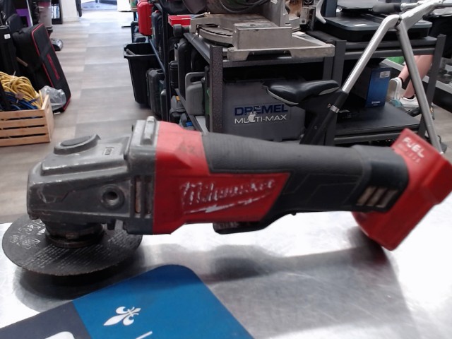 Grinder a pile