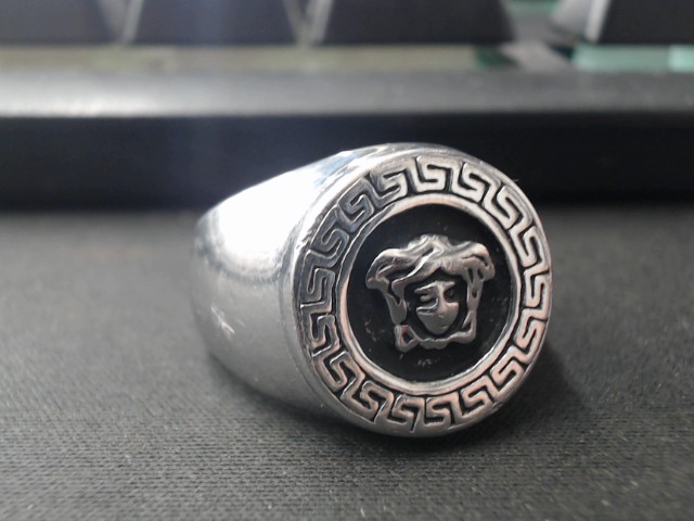 Bague stainless style versace taile 13