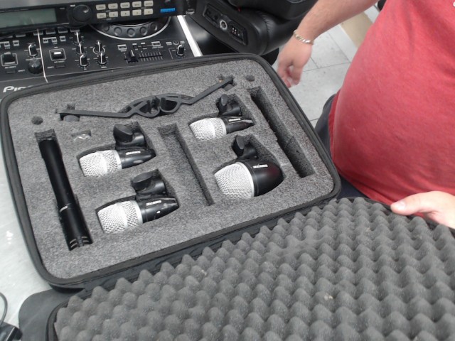 Shure 6 microphone kit