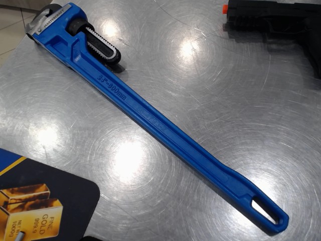 Pipe wrench