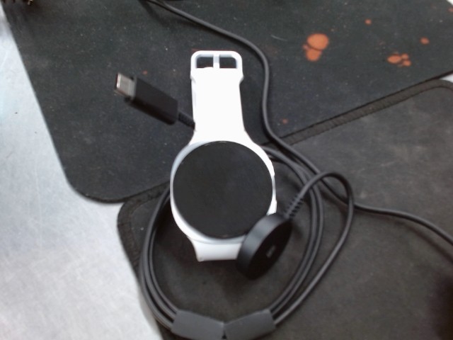 Samsung watch 8 avec chargeur