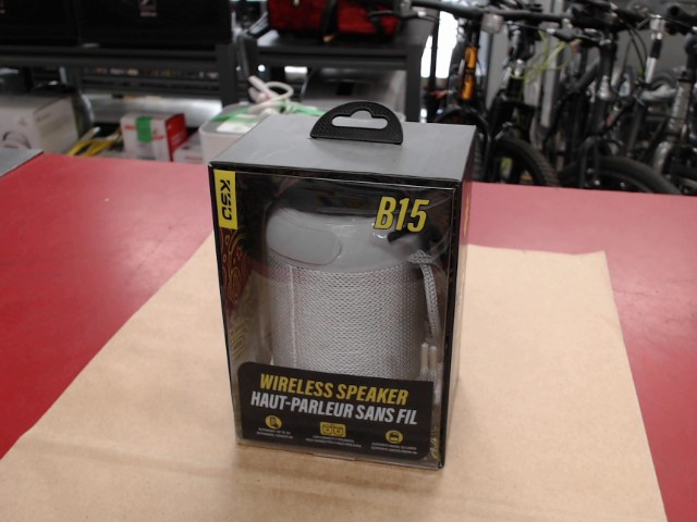 Speaker dans boite