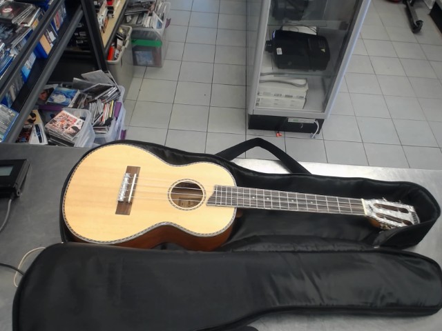 Mahalo mp3 dans case