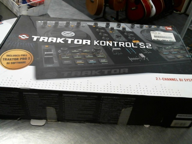 Traktor kontrol s2 en boite