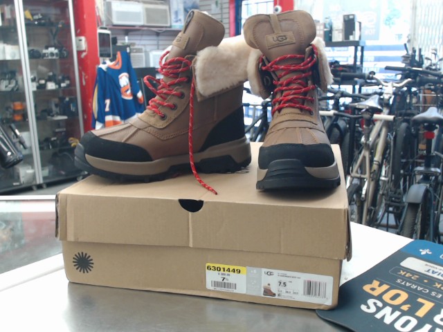 Women's adirondack boot xxv in box