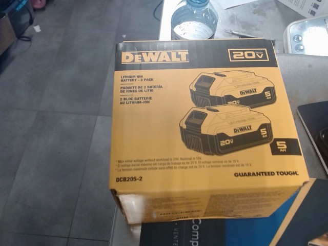 Pack de battery 20v in box