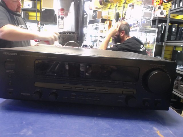 Amplificateur 100w/canal 65w/surround