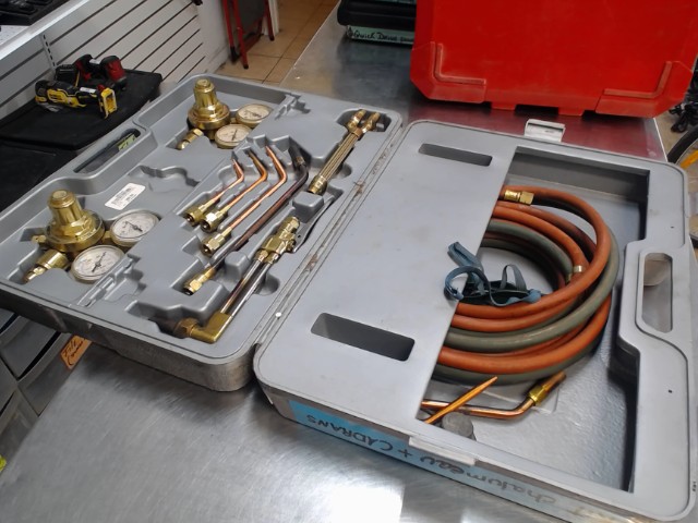 Welding and cutting equipment case gris