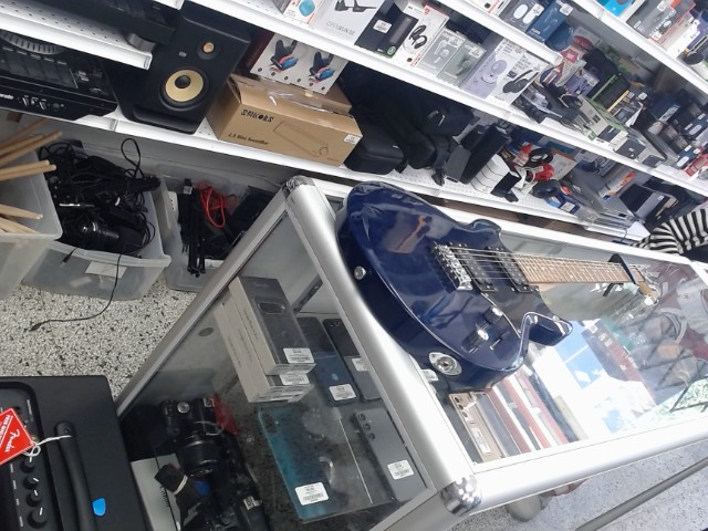 Guitare electric bleu