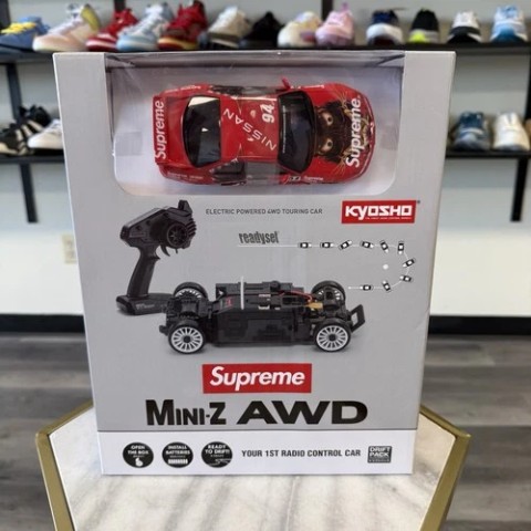 Kyosho mini-z awd nissan skyline nismo