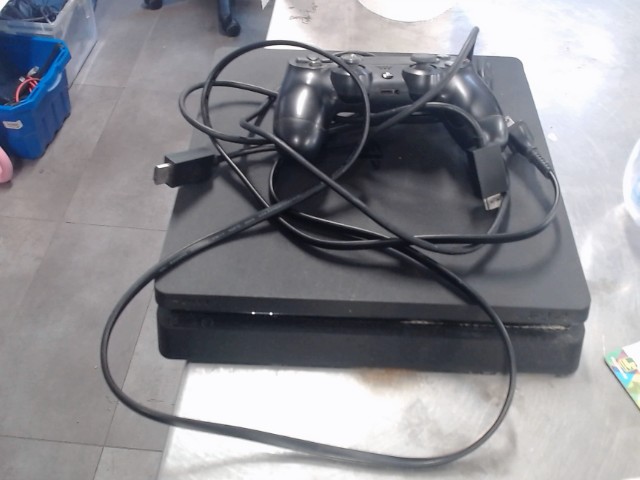 Black slim ps4+acc