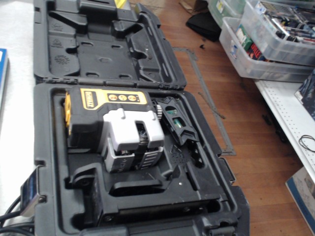 Laser dewalt avec case