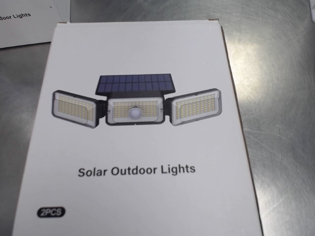 Solar outdoor lights neuf en boite