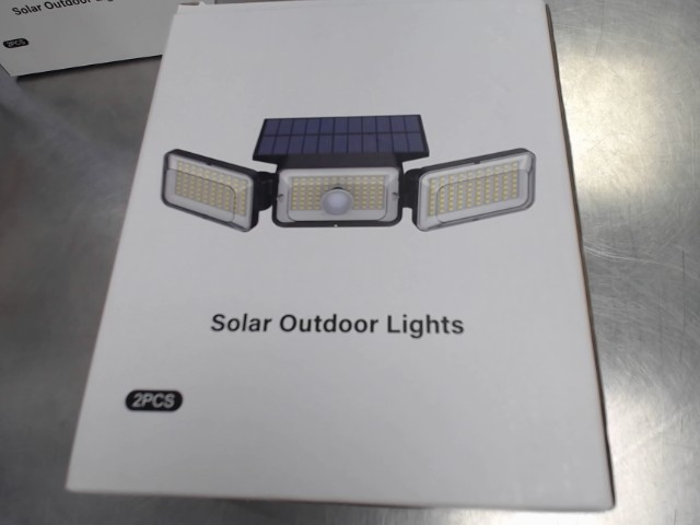 Solar outdoor lights neuf en boite